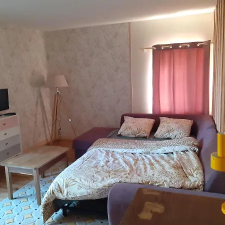 Holiday home Au Coeur De La Nature Avec Toilettes Seches Saint-Martin-du-Fouilloux (Deux-Sevres)